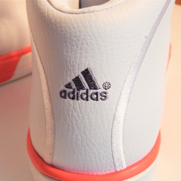 Athletic_Shoes
